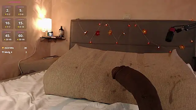 Snapshot of MissisNorris chatting on November 2025 07:24:01 PM MissisNorris online show from November 2025 07:24:01 PM