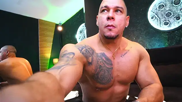 MassimoWalton2 online show from October 2025 01:22:01 AM