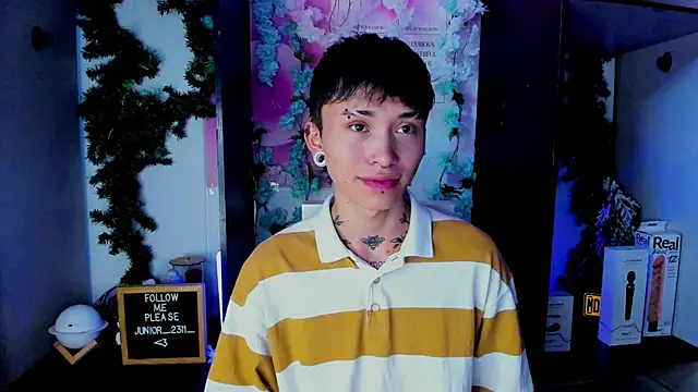 juniior 2311  online show from March 2025 05:27:02 PM