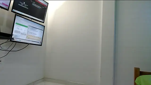 evaleribigtits18 online show from February 2026 12:29:01 AM