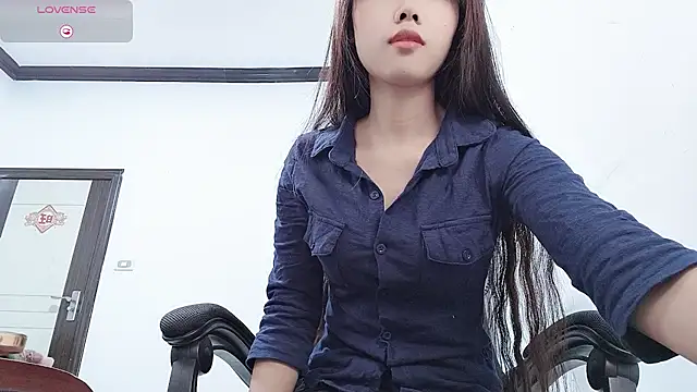 Lvy--v online show from December 2024 07:23:01 PM