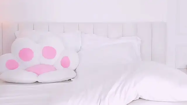 MoonAngelic online show from February 2025 02:35:02 AM