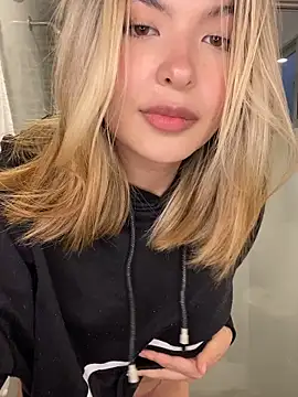 Odett  online show from February 2026 11:14:02 PM