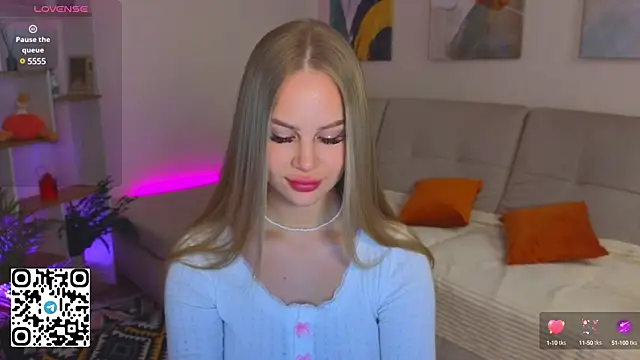 Snapshot of CassieMurr chatting on February 2025 02:08:02 AM CassieMurr online show from February 2025 02:08:02 AM