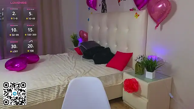 Snapshot of CassieMurr chatting on February 2025 02:04:01 AM CassieMurr online show from February 2025 02:04:01 AM