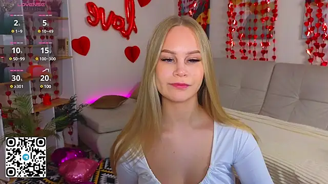 Snapshot of CassieMurr chatting on February 2025 06:18:01 AM CassieMurr online show from February 2025 06:18:01 AM