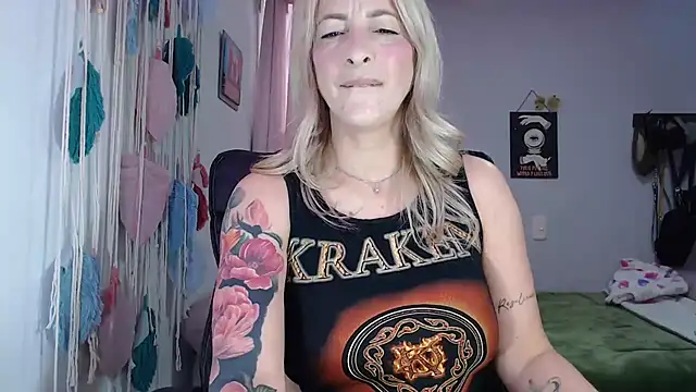 yulieth anamar online show from January 2025 10:11:02 PM