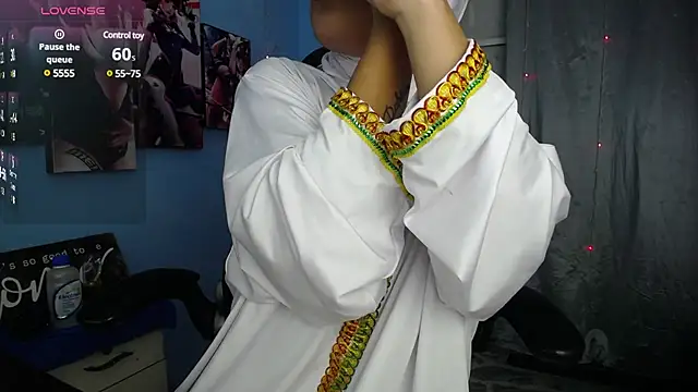 Snapshot of Falak-Yasin chatting on February 2025 12:16:01 PM Falak-Yasin online show from February 2025 12:16:01 PM