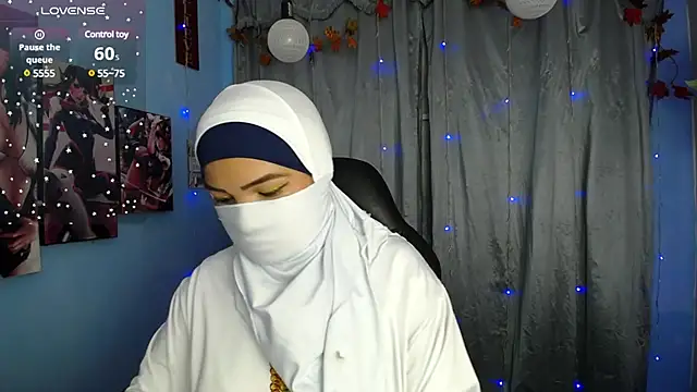 Snapshot of Falak-Yasin chatting on February 2025 12:11:02 PM Falak-Yasin online show from February 2025 12:11:02 PM