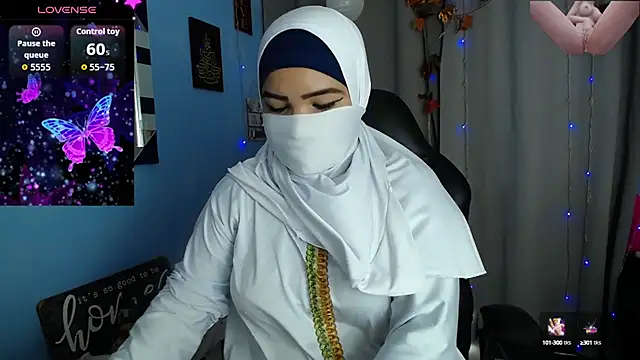 Snapshot of Falak-Yasin chatting on September 2025 12:40:02 PM Falak-Yasin online show from September 2025 12:40:02 PM