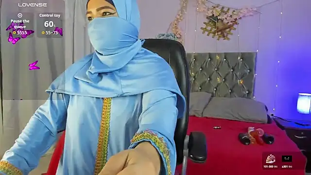 Snapshot of Falak-Yasin chatting on October 2025 12:27:01 PM Falak-Yasin online show from October 2025 12:27:01 PM