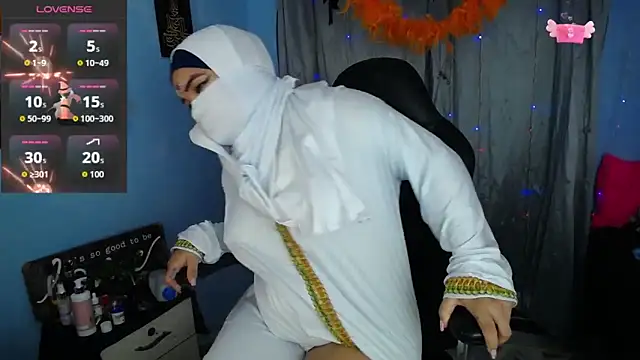 Snapshot of Falak-Yasin chatting on October 2025 12:28:02 PM Falak-Yasin online show from October 2025 12:28:02 PM