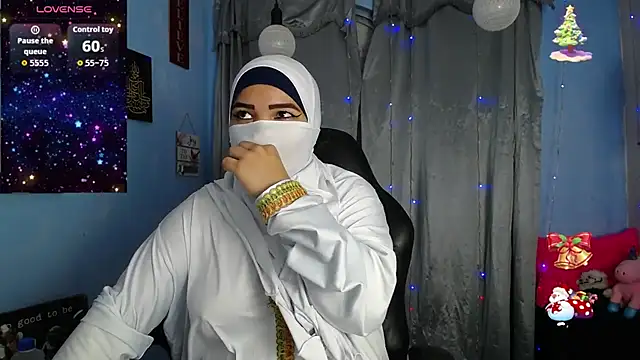 Snapshot of Falak-Yasin chatting on November 2025 01:55:02 PM Falak-Yasin online show from November 2025 01:55:02 PM