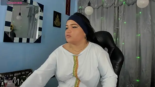 Snapshot of Falak-Yasin chatting on February 2026 12:09:02 PM Falak-Yasin online show from February 2026 12:09:02 PM