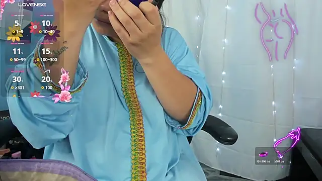 Snapshot of Falak-Yasin chatting on February 2026 12:23:01 PM Falak-Yasin online show from February 2026 12:23:01 PM