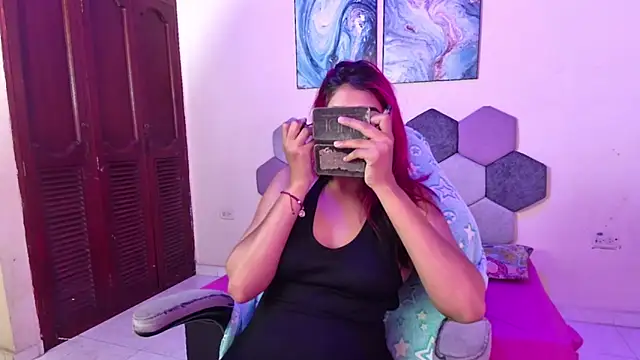 Horny tgn online show from October 2025 05:41:02 PM