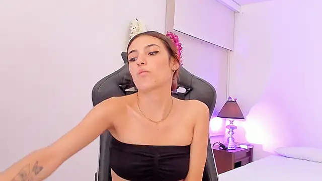 sofiarouge online show from February 2025 08:03:02 PM