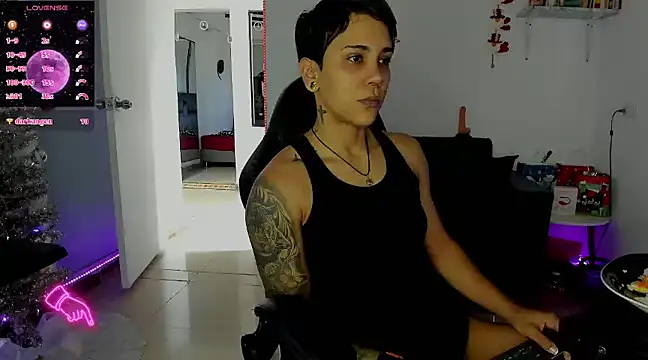 Snapshot of ZhoeStrong chatting on January 2025 05:11:02 PM ZhoeStrong online show from January 2025 05:11:02 PM