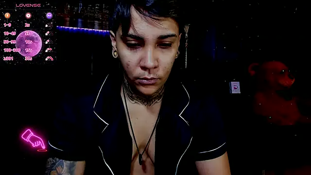 Snapshot of ZhoeStrong chatting on March 2025 12:20:01 PM ZhoeStrong online show from March 2025 12:20:01 PM