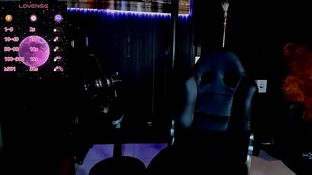 Snapshot of ZhoeStrong chatting on March 2025 06:21:02 PM ZhoeStrong online show from March 2025 06:21:02 PM