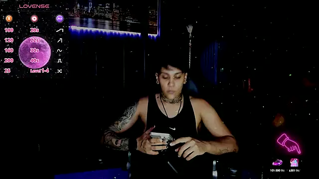 Snapshot of ZhoeStrong chatting on March 2025 03:20:01 AM ZhoeStrong online show from March 2025 03:20:01 AM