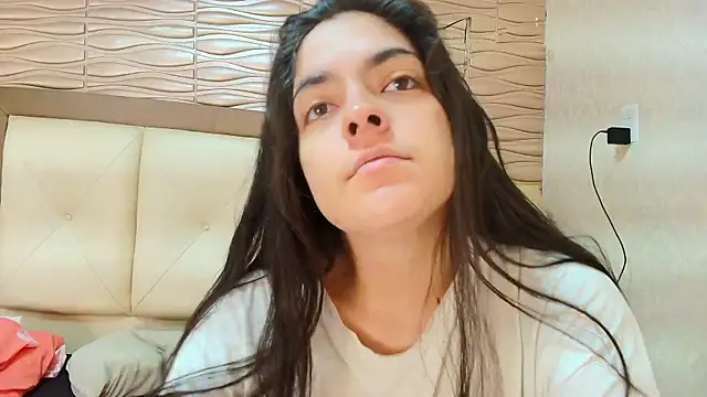 sofiaclauss online show from October 2025 07:45:02 PM