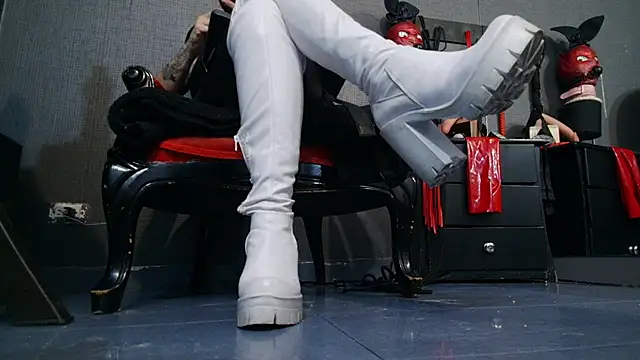 LusstCruella online show from February 2025 05:11:02 PM