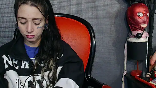 LusstCruella online show from March 2025 05:36:02 PM