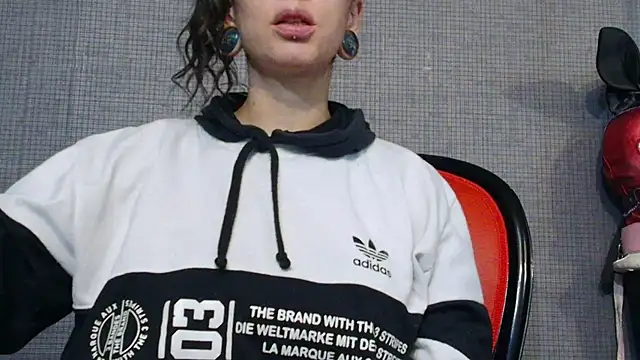 LusstCruella online show from March 2025 06:05:02 PM