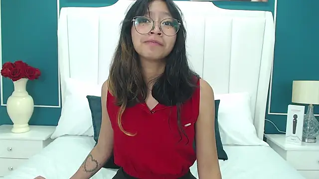 Yommi Winx online show from December 2024 06:24:02 AM