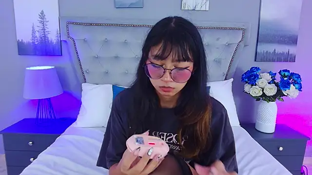 Yommi Winx online show from September 2025 09:14:01 PM