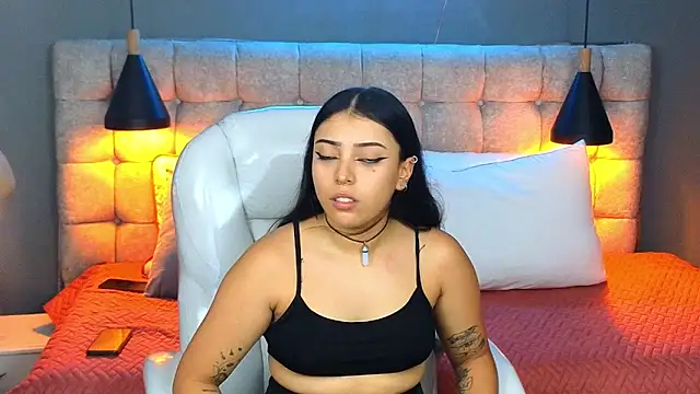 Laia and Aloby online show from February 2025 10:30:02 PM