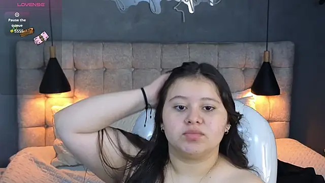 Laia and Aloby online show from September 2025 10:26:01 PM