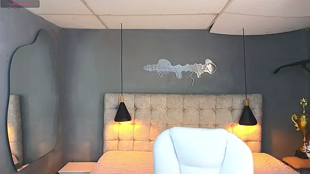 Laia and Aloby online show from October 2025 09:58:02 PM