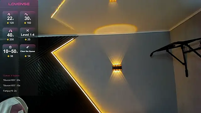 Laia and Aloby online show from April 2026 10:07:01 PM