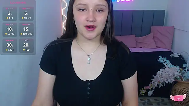 Snapshot of Krysstal_tay chatting on January 2025 12:00:01 PM Krysstal tay online show from January 2025 12:00:01 PM