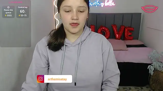 Snapshot of Krysstal_tay chatting on February 2025 11:33:01 AM Krysstal tay online show from February 2025 11:33:01 AM