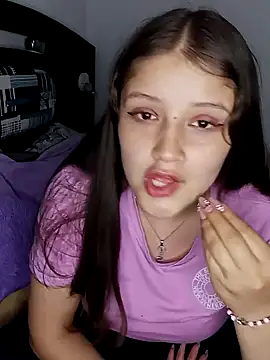 Snapshot of Krysstal_tay chatting on February 2025 10:20:01 PM Krysstal tay online show from February 2025 10:20:01 PM