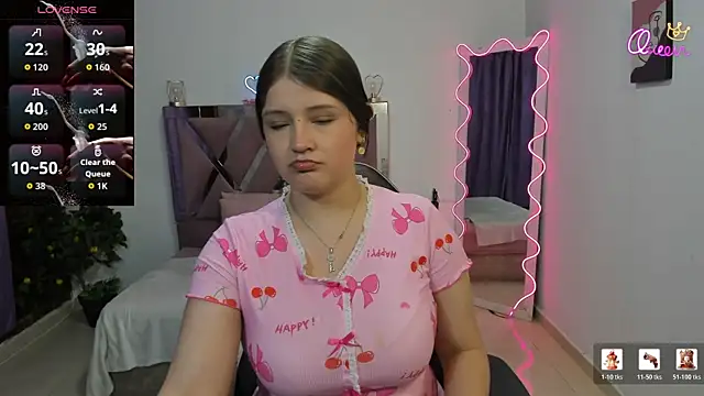 Snapshot of Krysstal_tay chatting on April 2026 06:13:02 PM Krysstal tay online show from April 2026 06:13:02 PM