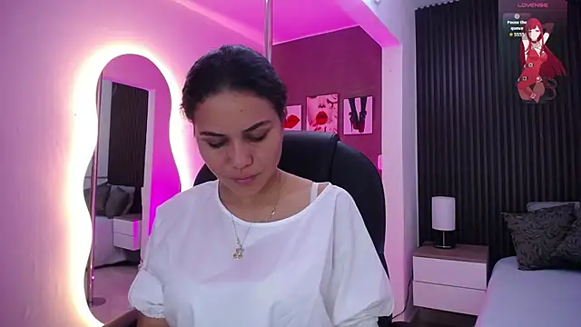 natasha  jackson online show from October 2025 12:39:02 PM