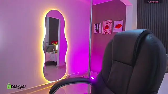 natasha  jackson online show from April 2026 12:10:01 PM