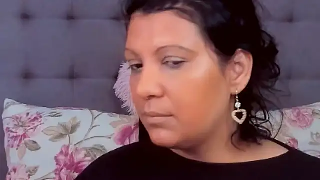 Snapshot of AmyCubes chatting on February 2025 08:33:02 AM AmyCubes online show from February 2025 08:33:02 AM