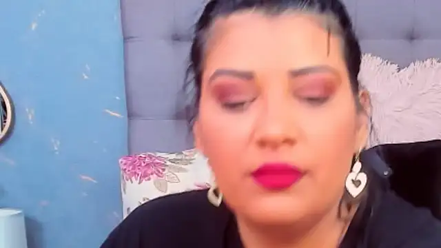 Snapshot of AmyCubes chatting on February 2025 08:06:02 AM AmyCubes online show from February 2025 08:06:02 AM