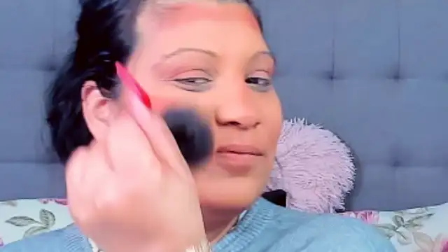 Snapshot of AmyCubes chatting on February 2025 07:38:02 PM AmyCubes online show from February 2025 07:38:02 PM