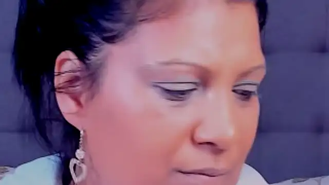 Snapshot of AmyCubes chatting on March 2025 01:37:02 AM AmyCubes online show from March 2025 01:37:02 AM