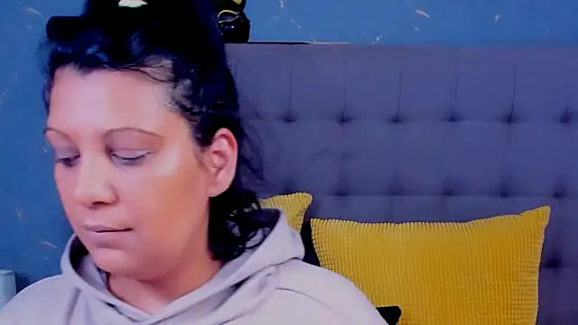 Snapshot of AmyCubes chatting on March 2025 04:24:02 AM AmyCubes online show from March 2025 04:24:02 AM