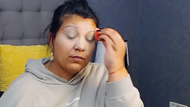 Snapshot of AmyCubes chatting on March 2025 09:00:02 PM AmyCubes online show from March 2025 09:00:02 PM