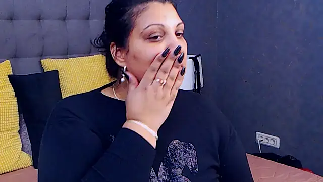 Snapshot of AmyCubes chatting on March 2025 09:05:02 PM AmyCubes online show from March 2025 09:05:02 PM