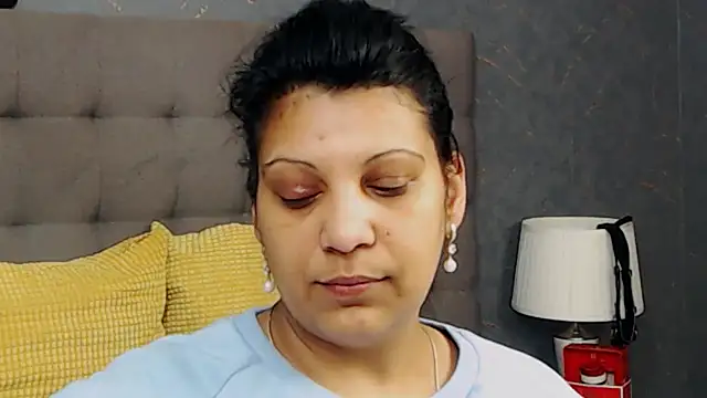 Snapshot of AmyCubes chatting on March 2025 04:25:01 AM AmyCubes online show from March 2025 04:25:01 AM