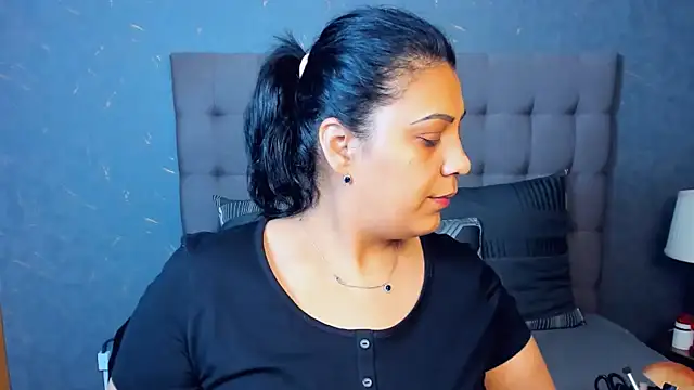 Snapshot of AmyCubes chatting on October 2025 02:15:01 AM AmyCubes online show from October 2025 02:15:01 AM